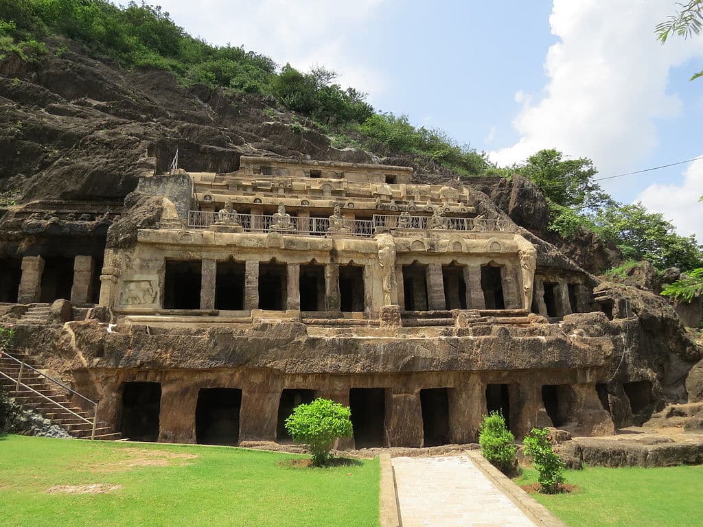 Why Travel from Bangalore to Vijayawada?