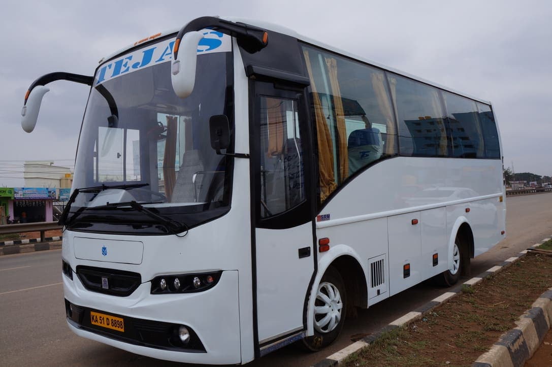 How Mini Bus Rental Pricing Works
