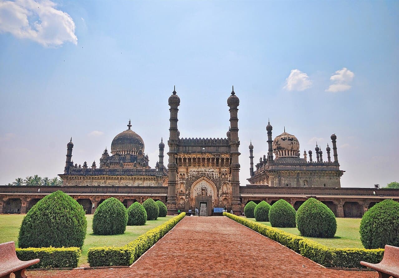 How Much Does It Cost to Travel from Bangalore to Vijayapura?