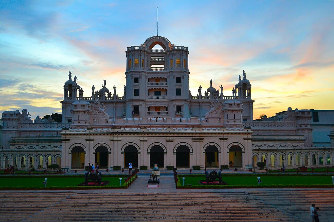 What should I pack for your Bangalore to Lucknow trip?