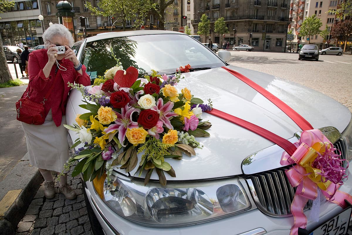 How to make your wedding vehicle memorable
